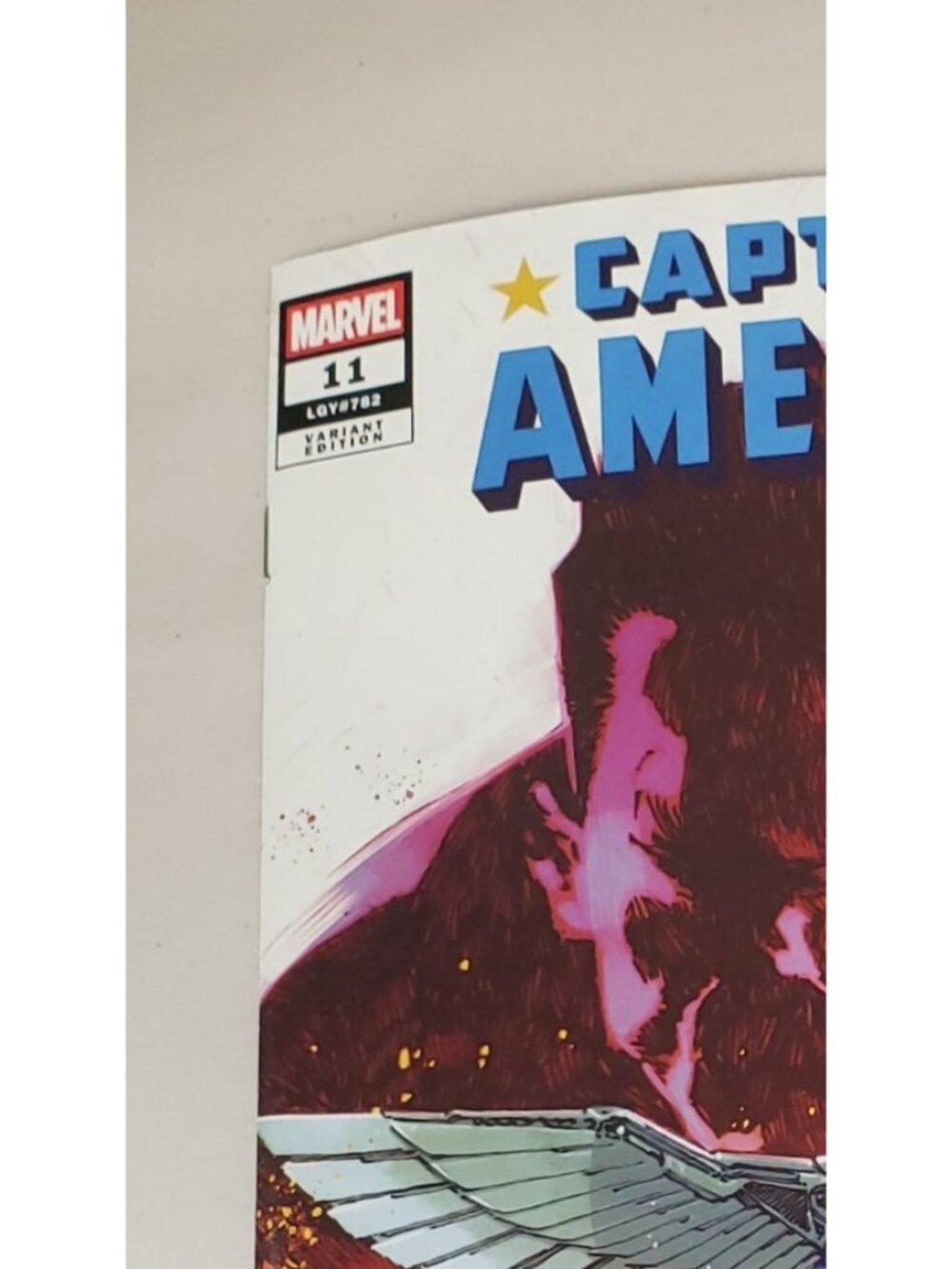 Captain America #11 Dike Ruan 1:25 Retailer Incentive Variant NM - Picture 3 of 6